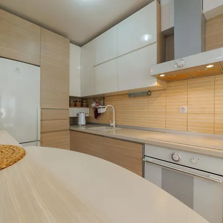 Lux 010 شقة بايرت